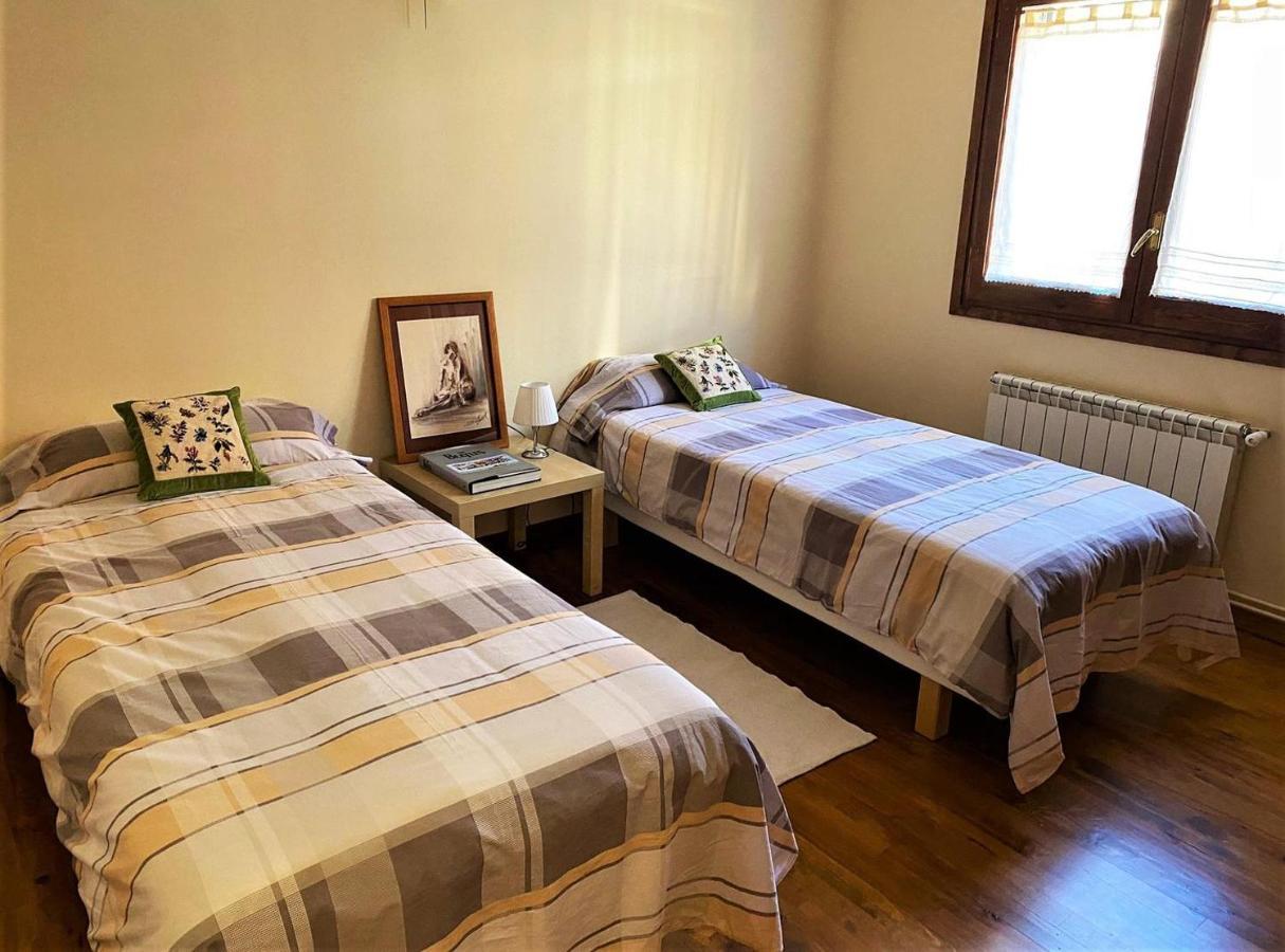 Esplendida Casa En El Centro De Llivia Con Piscina Villa Eksteriør bilde